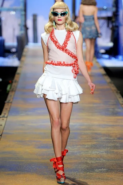 Look 19